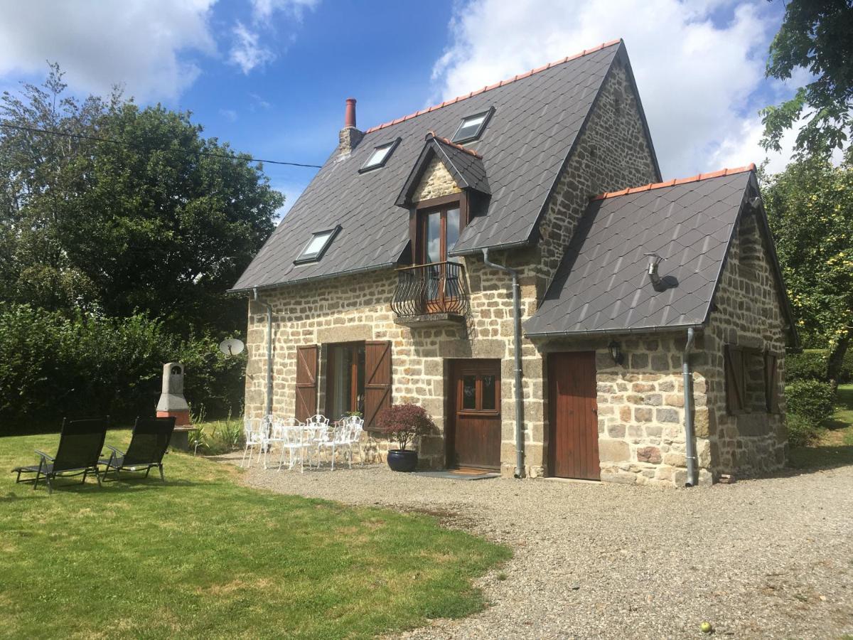 The Gingerbread House Cottage Beauficel Exterior foto