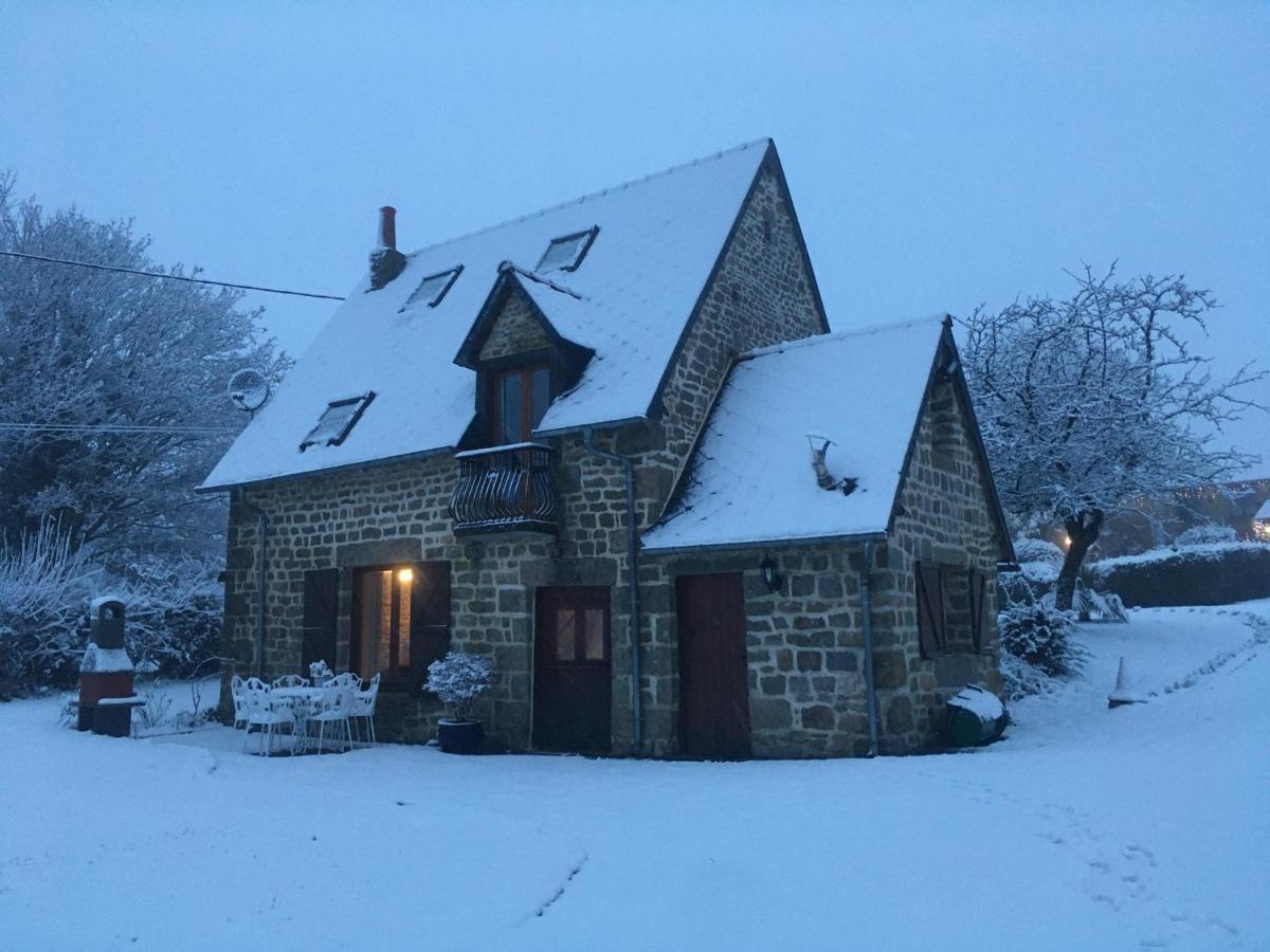 The Gingerbread House Cottage Beauficel Exterior foto