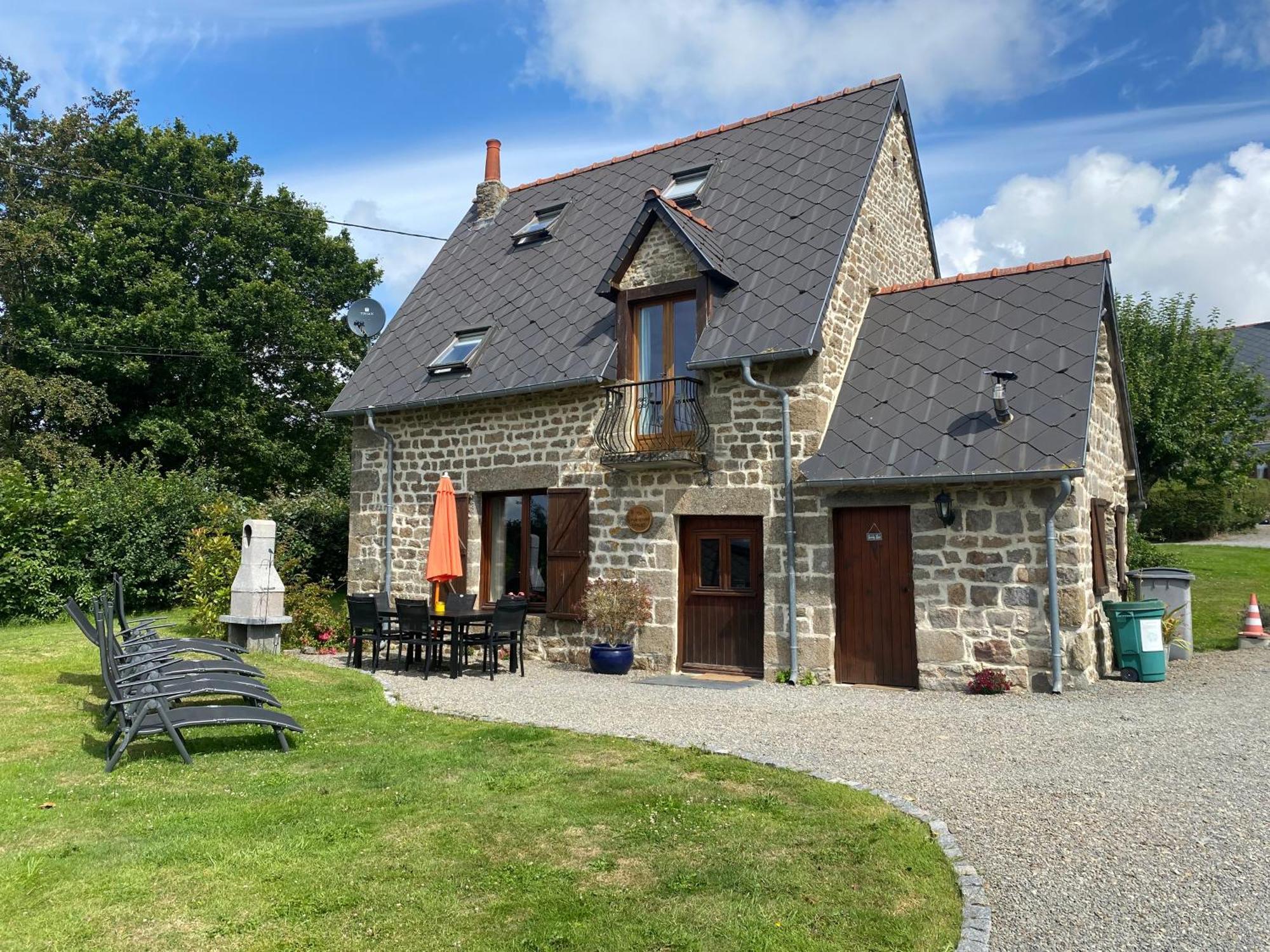 The Gingerbread House Cottage Beauficel Exterior foto